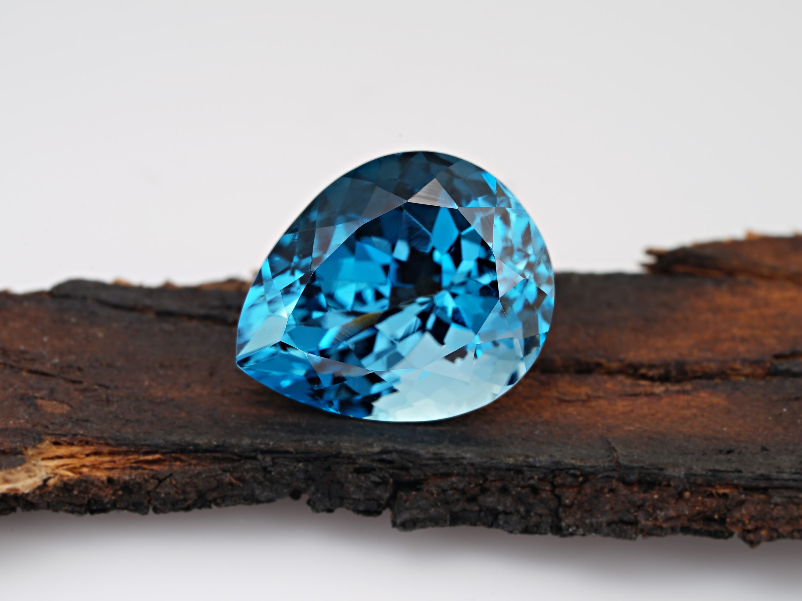blue-topaz-close