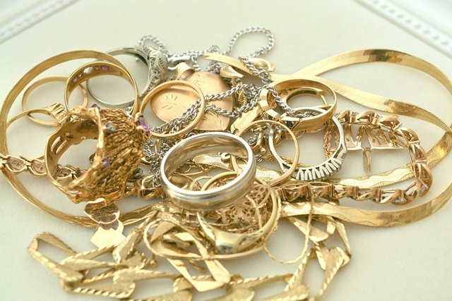 Buy gold that’s 14k or higher