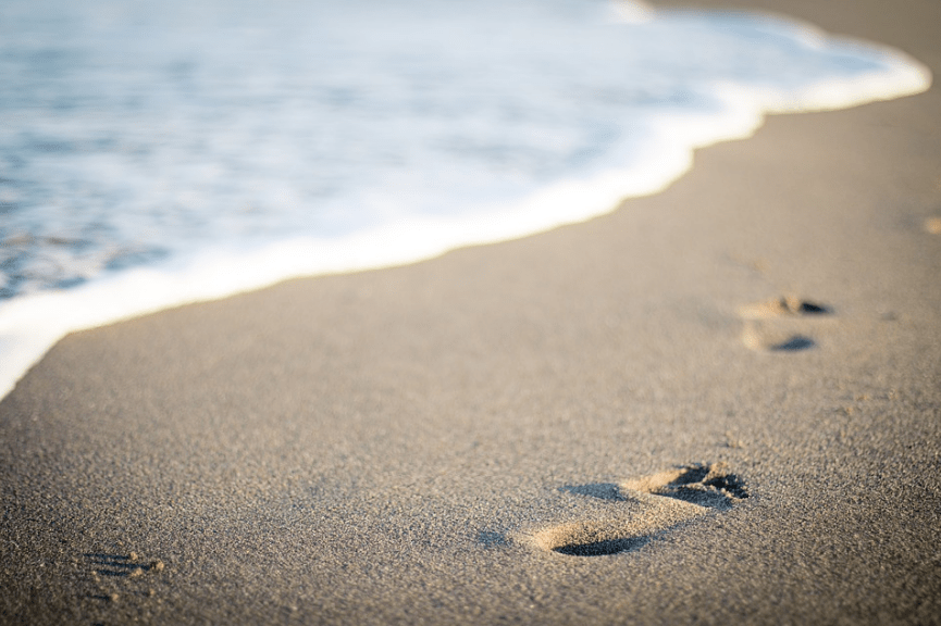 Take off the jewelry before going to the beach.