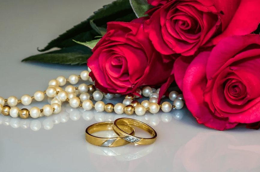 Keep gold jewelry separate from platinum jewelry.