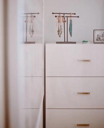 Picture of jewelry stand