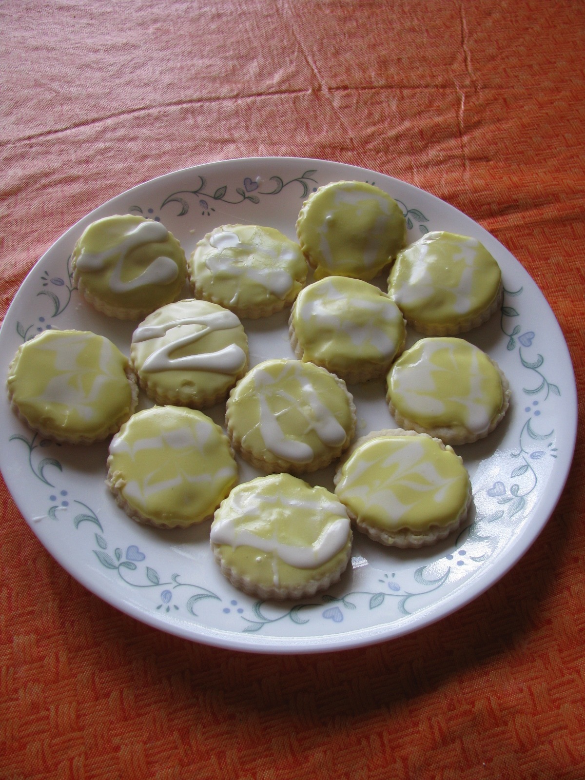 Lemon shortbread cookies with lemon royal icing
