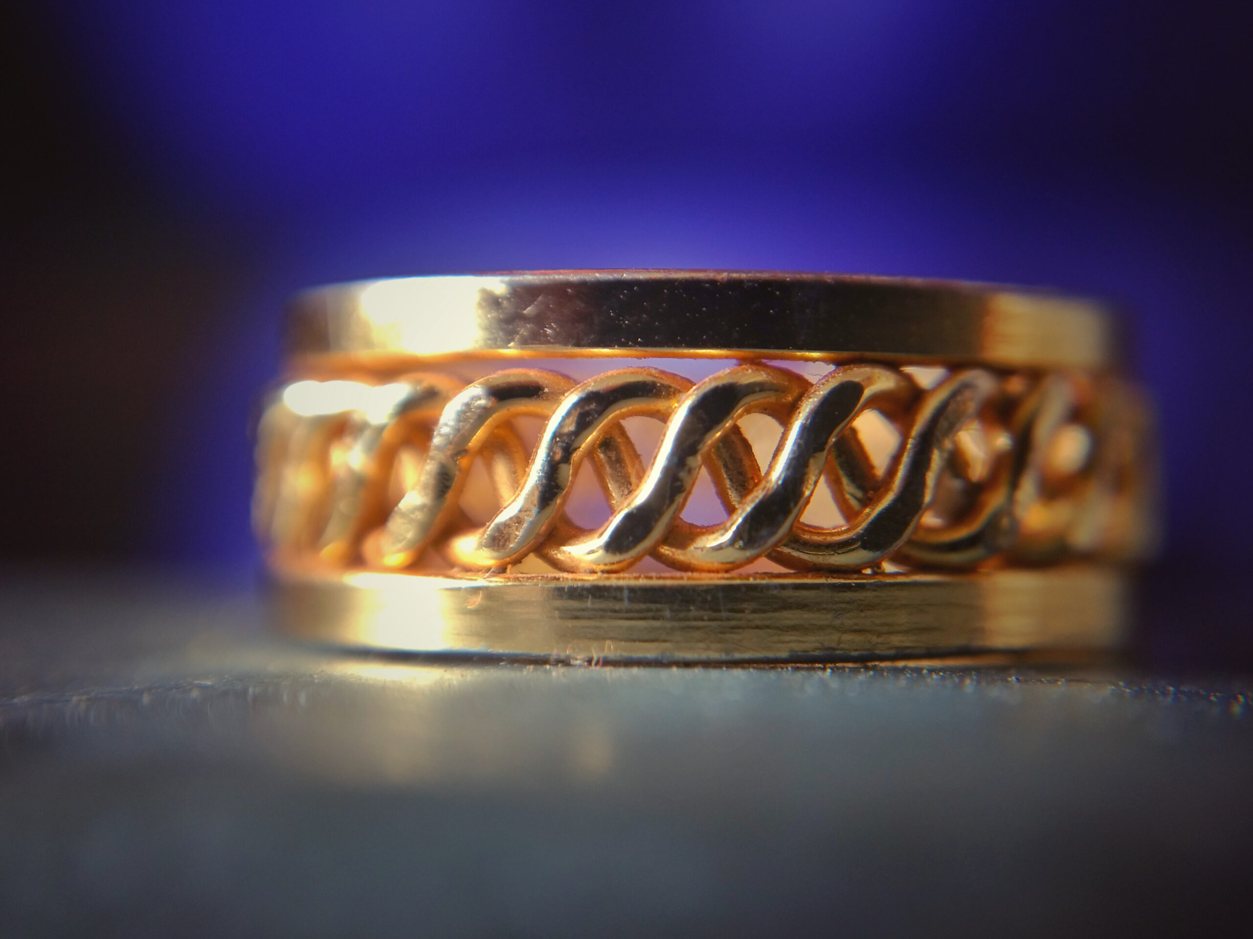 Celtic-design-gold-ring