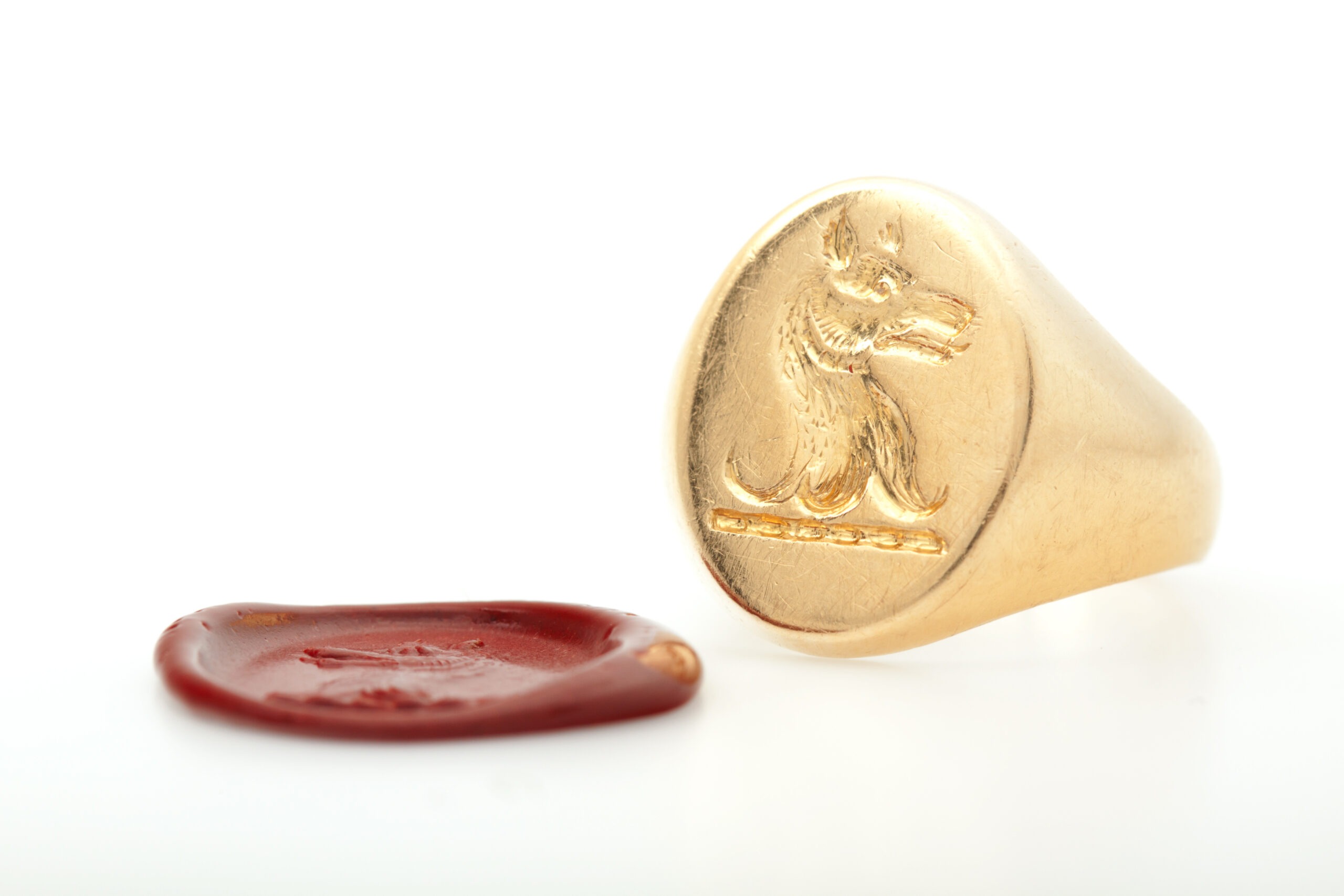 gold-signet-ring-with-seal-stamp-design